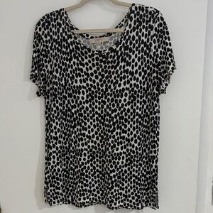 LOFT Black and White Dotted Short Sleeve Tee